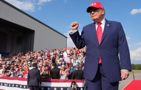 Trump rallies with top Republicans in critical battleground state of Georgia